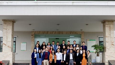Đoàn công tác các Bệnh viện đến thăm và làm việc tại Bệnh viện YHCT Lào Cai
