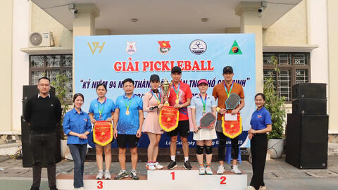 SÔI NỔI GIẢI PICKLEBALL CHÀO MỪNG NGÀY THÀNH LẬP ĐOÀN TNCS HỒ CHÍ MINH