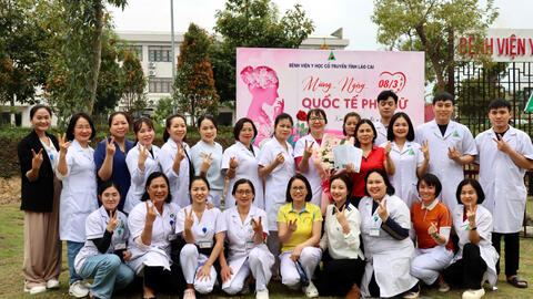 Bệnh viện Y học cổ truyền tỉnh Lào Cai tổ chức hoạt động chào mừng Ngày Quốc tế Phụ nữ 8/3