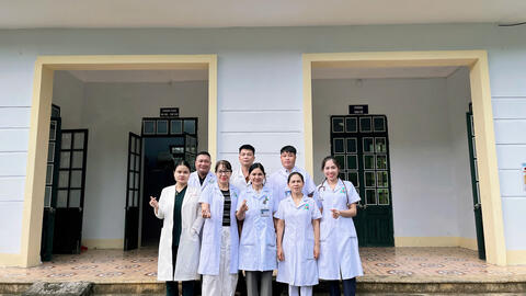 HÀNH TRÌNH KHÁM SÀNG LỌC, CHĂM SÓC SỨC KHỎE MIỄN PHÍ CHO NGƯỜI DÂN BẢN HỒ, BẢN DỀN