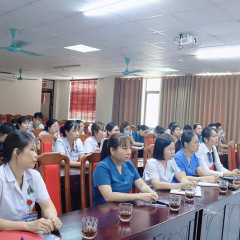 PHÒNG ĐIỀU DƯỠNG TỔ CHỨC BUỔI TẬP HUẤN CHUYÊN MÔN TOÀN BỆNH VIỆN