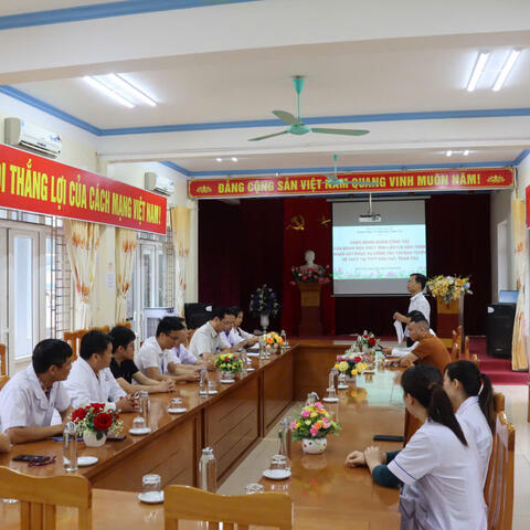 ĐOÀN CÔNG TÁC BỆNH VIỆN Y HỌC CỔ TRUYỀN TỈNH LÀO CAI THĂM VÀ LÀM VIỆC TẠI TRUNG TÂM Y TẾ KHU VỰC TRẠM TẤU VÀ TRUNG TÂM Y TẾ KHU VỰC VĂN CHẤN