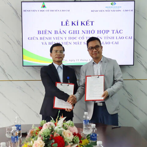 BỆNH VIỆN Y HỌC CỔ TRUYỀN TỈNH LÀO CAI KÝ KẾT BIÊN BẢN GHI NHỚ HỢP TÁC VỚI BỆNH VIỆN MẮT SÀI GÒN LÀO CAI