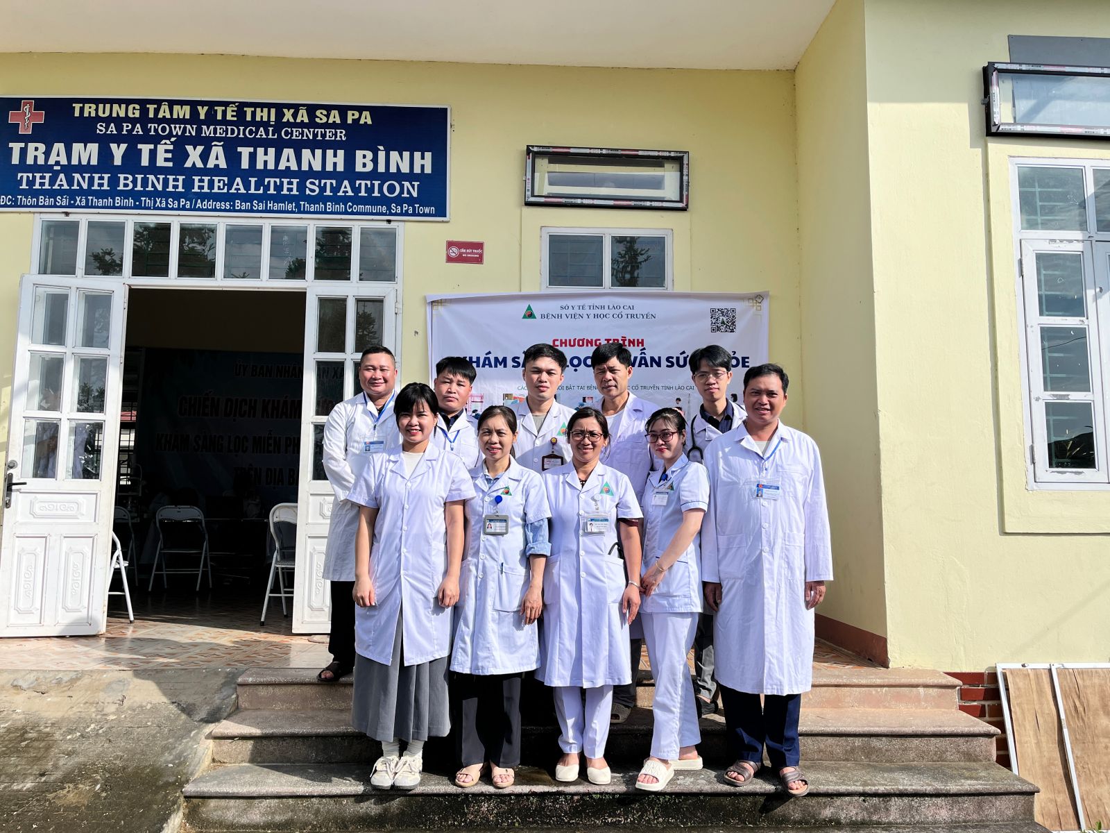 Đoàn khám Bện viện YHCT tỉnh Lào Cai cùng Trạm Y tế xã Bản Hồ